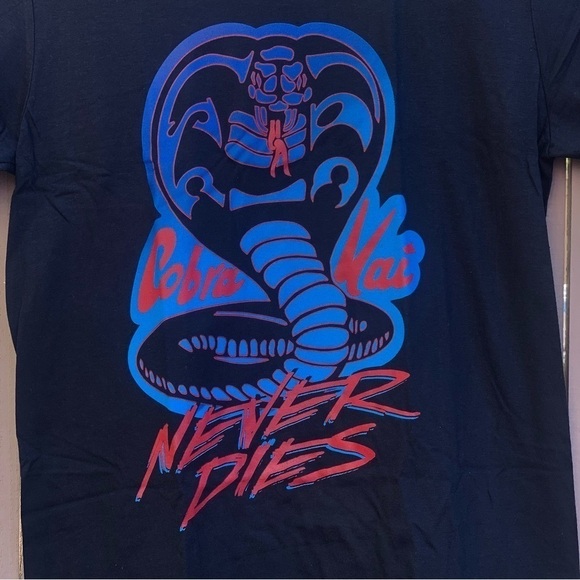 Officially Licensed Cobra Kai Never Dies S/S Shirt Size SMALL NEW D68 - Picture 2 of 4